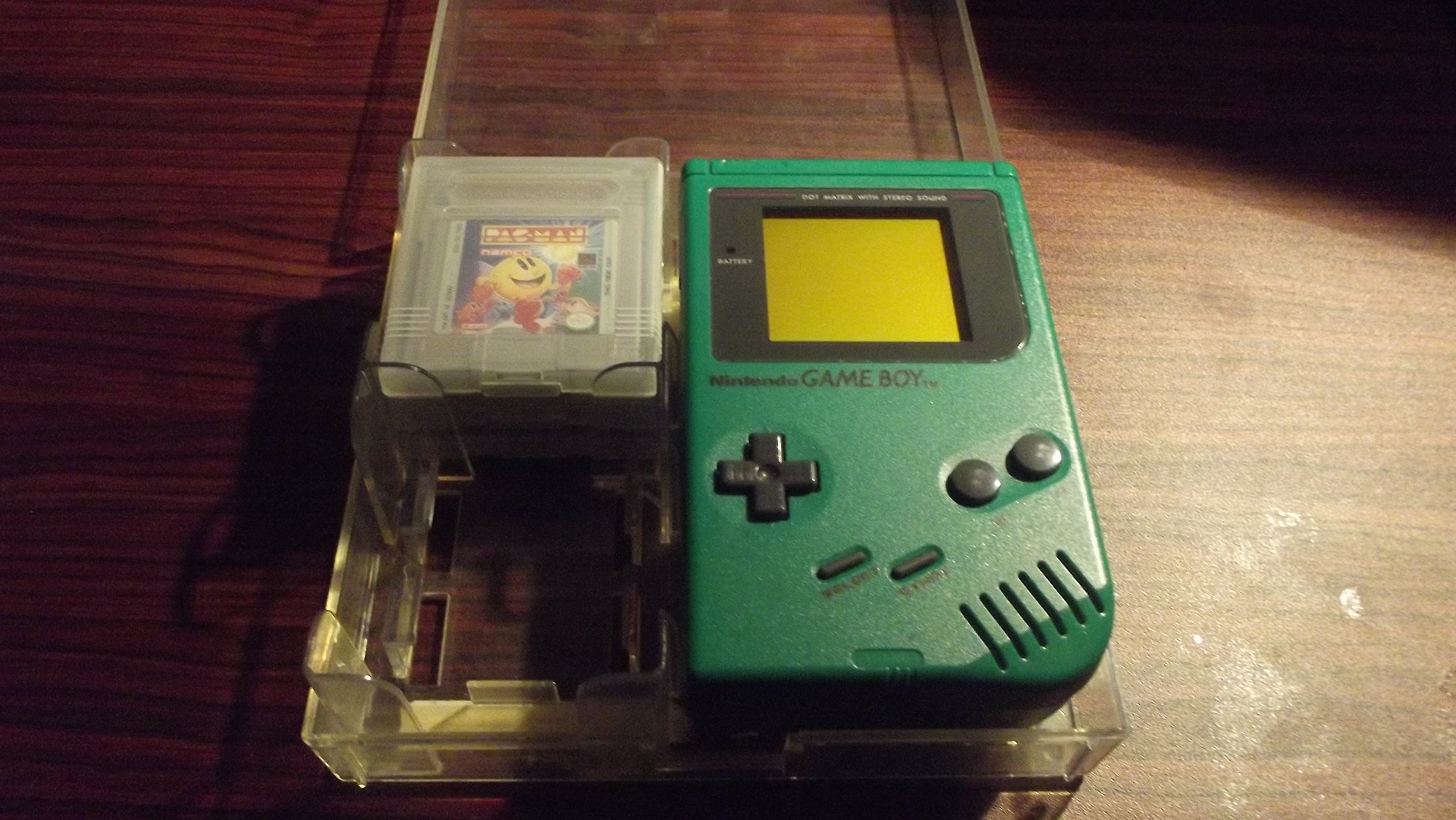 【極希少】Nintendo Game Boy フィギュア グリーン Amazon.com: Play It Loud Nintendo Game Boy Green : Video Games